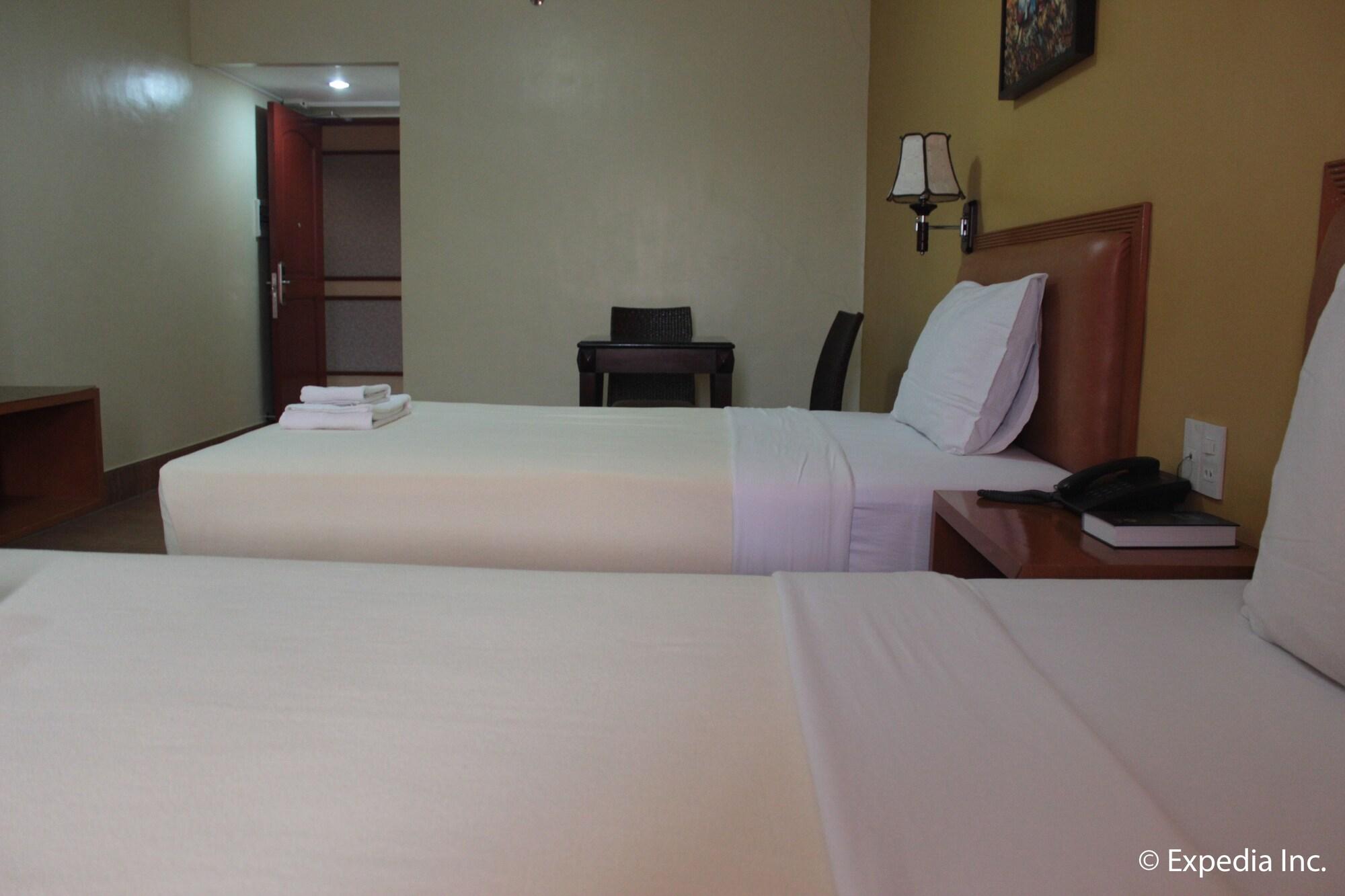 Pamulinawen Hotel Laoag Zewnętrze zdjęcie