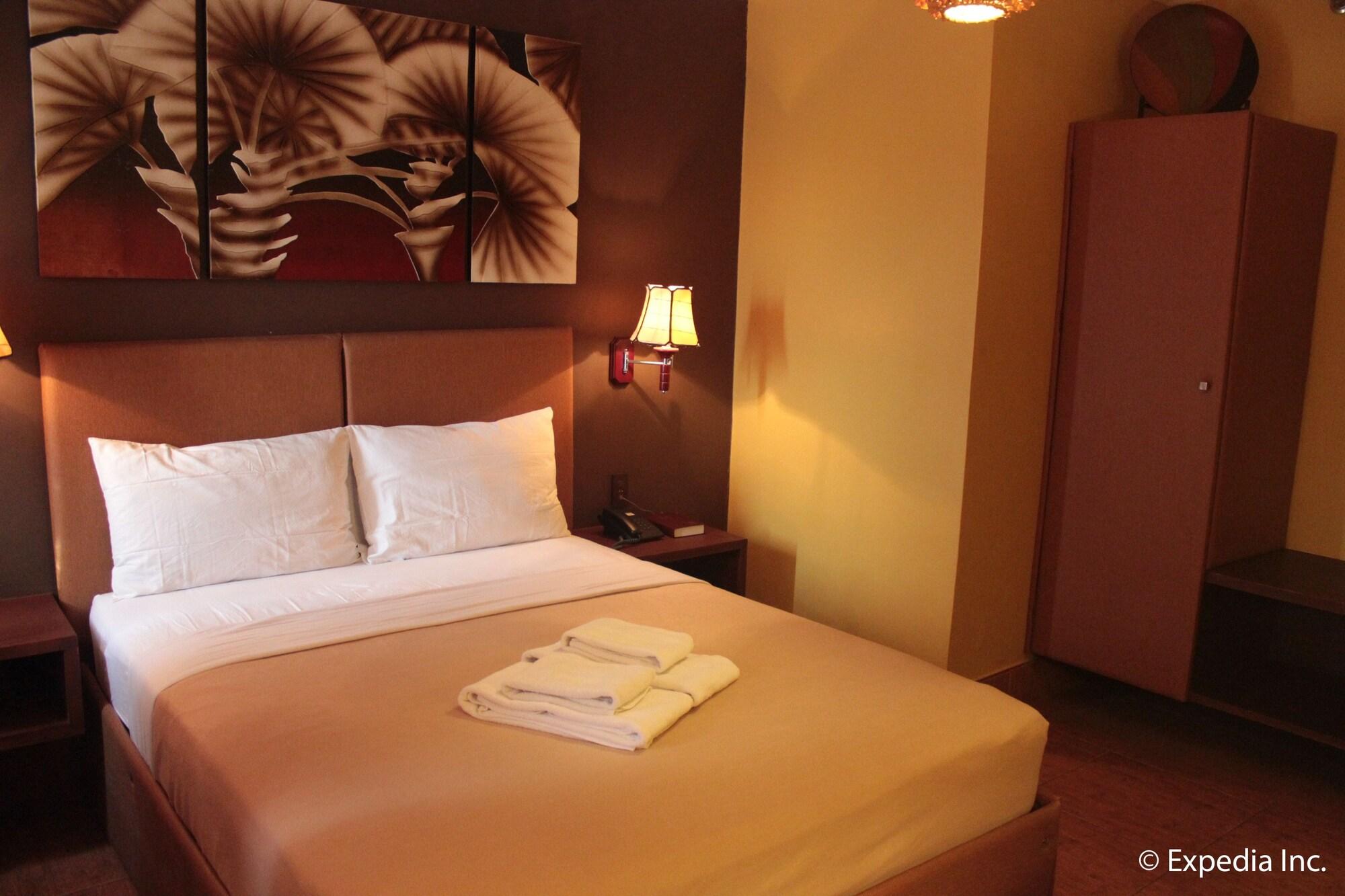 Pamulinawen Hotel Laoag Zewnętrze zdjęcie